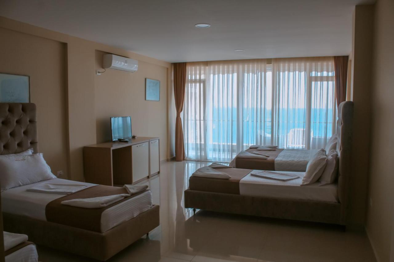 Hotel Frojd - Beach Front Resort Shengjin Bagian luar foto