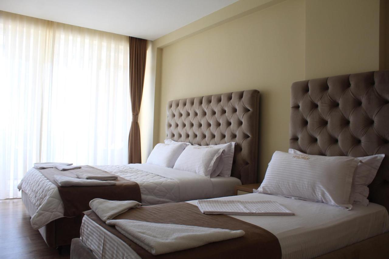 Hotel Frojd - Beach Front Resort Shengjin Bagian luar foto