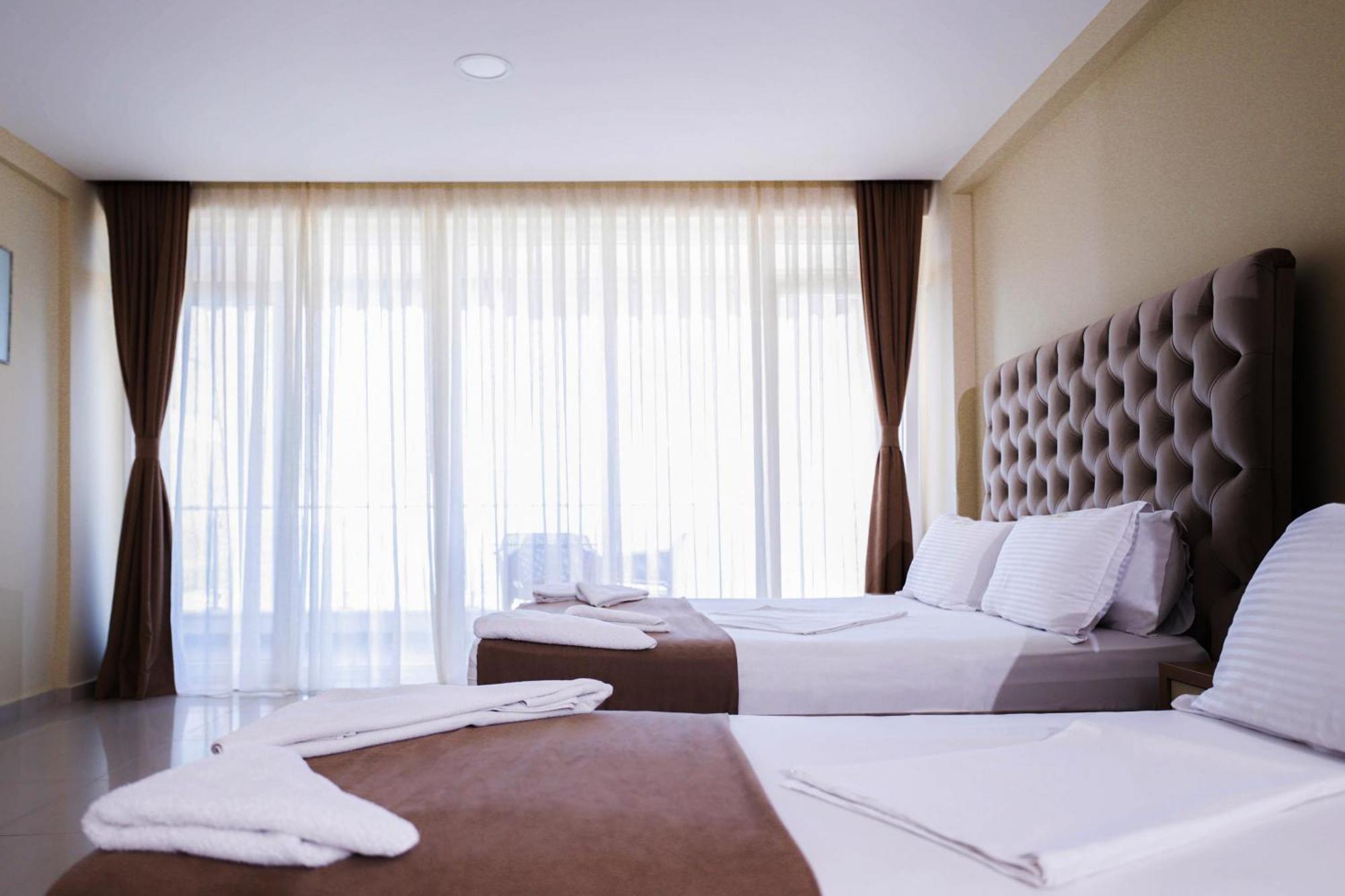 Hotel Frojd - Beach Front Resort Shengjin Bagian luar foto