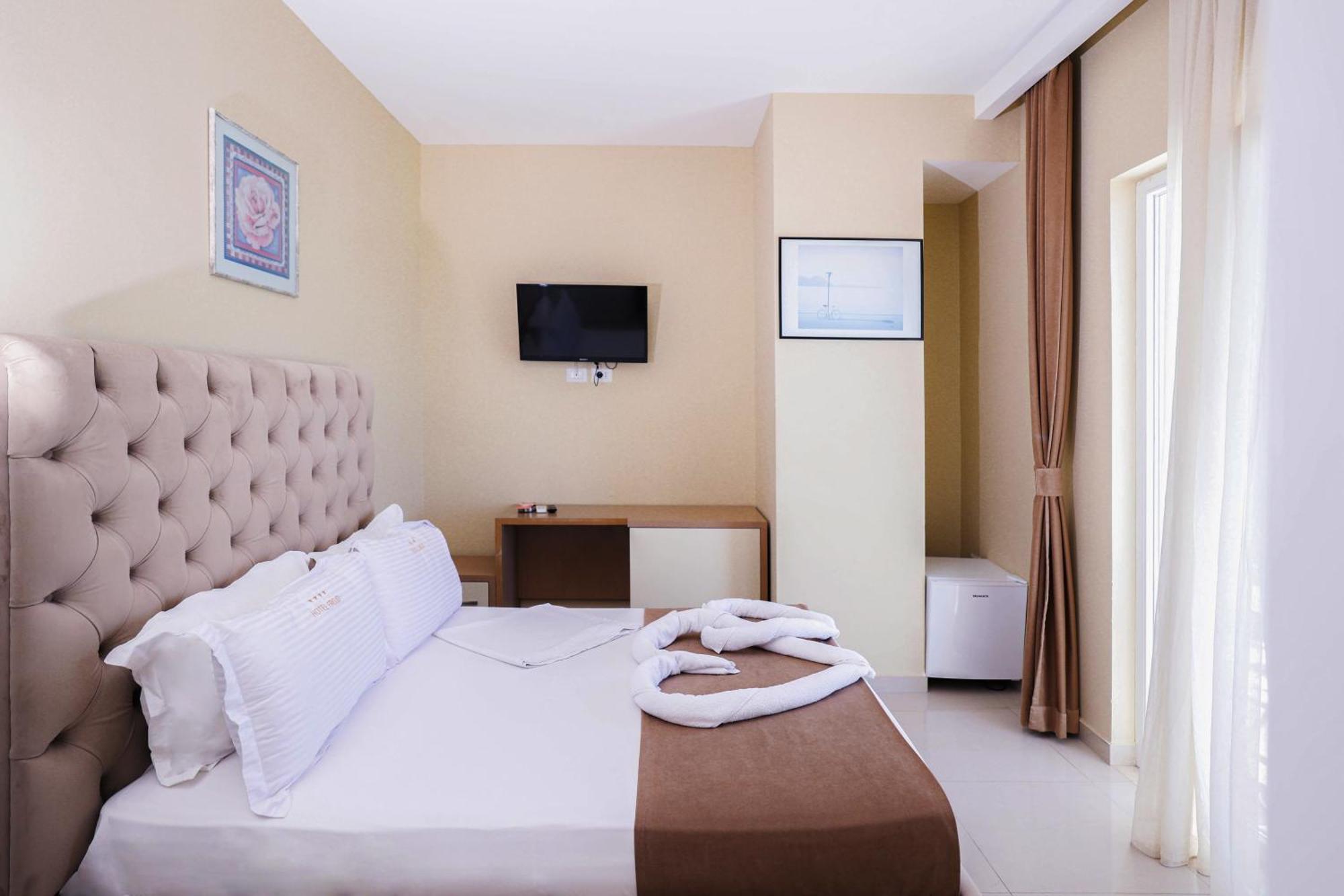 Hotel Frojd - Beach Front Resort Shengjin Bagian luar foto