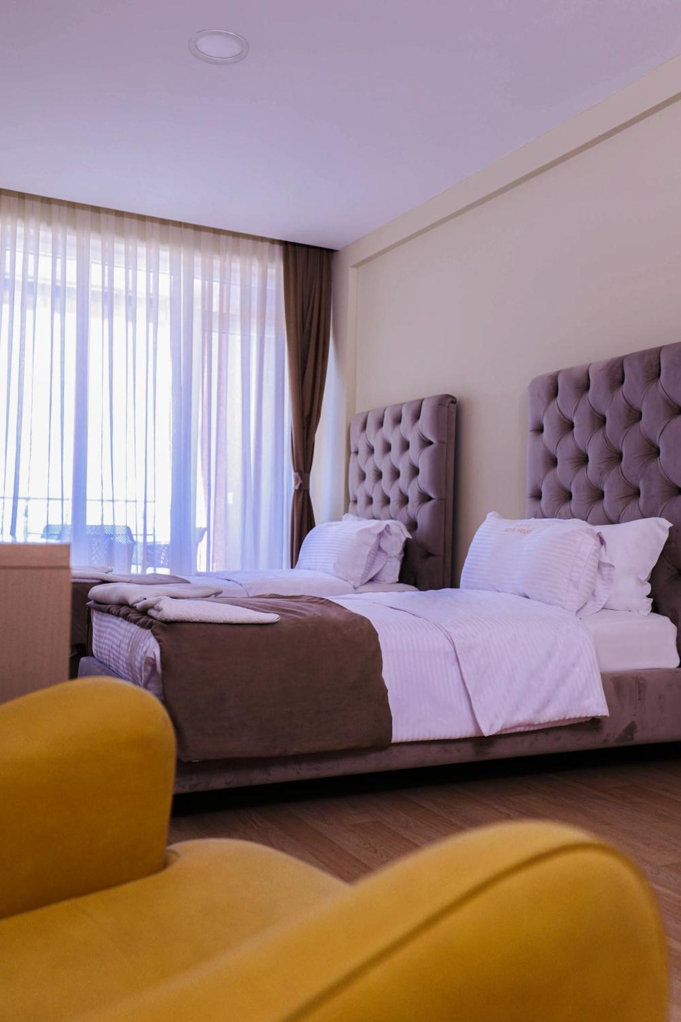 Hotel Frojd - Beach Front Resort Shengjin Bagian luar foto