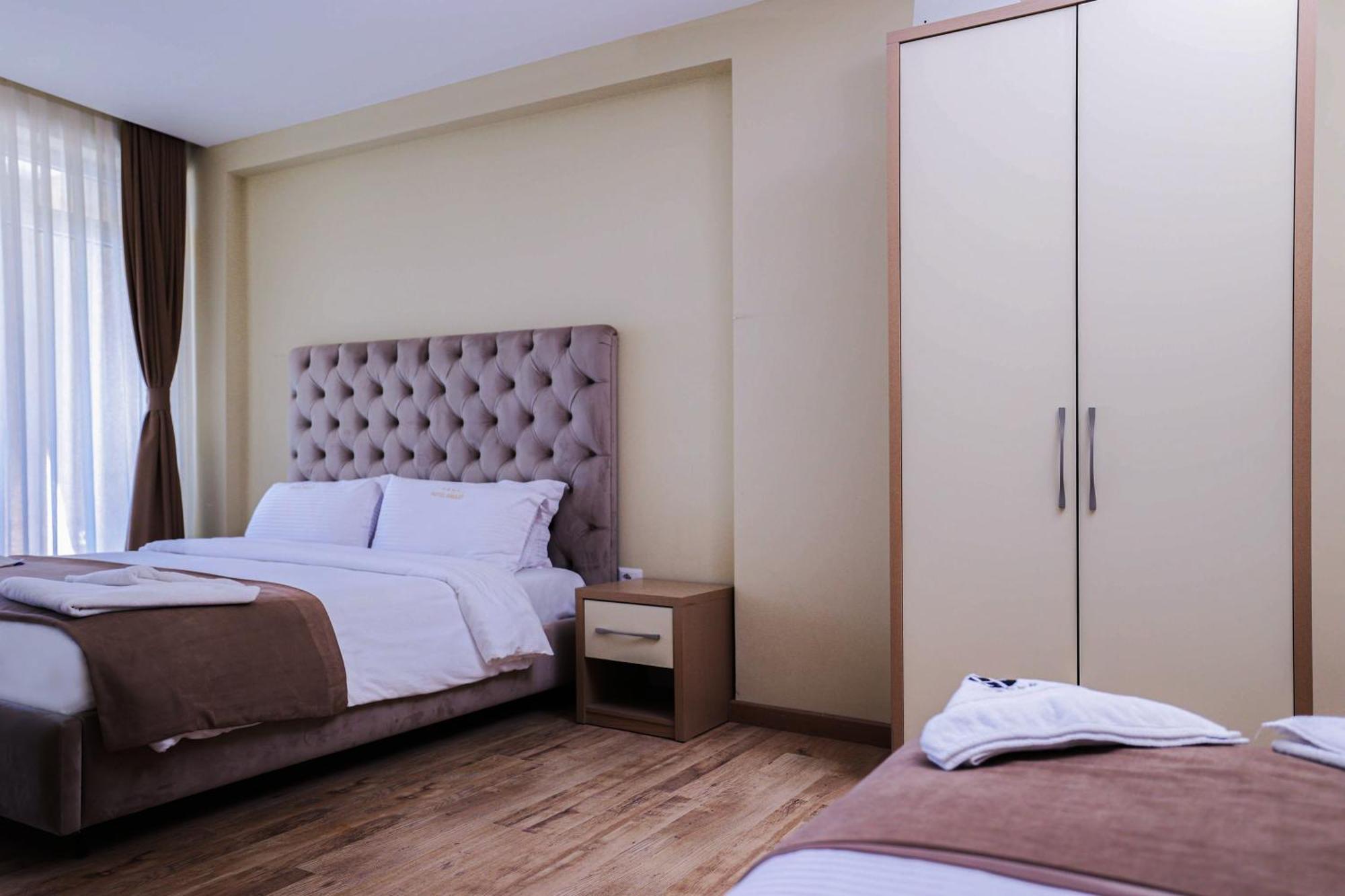 Hotel Frojd - Beach Front Resort Shengjin Bagian luar foto