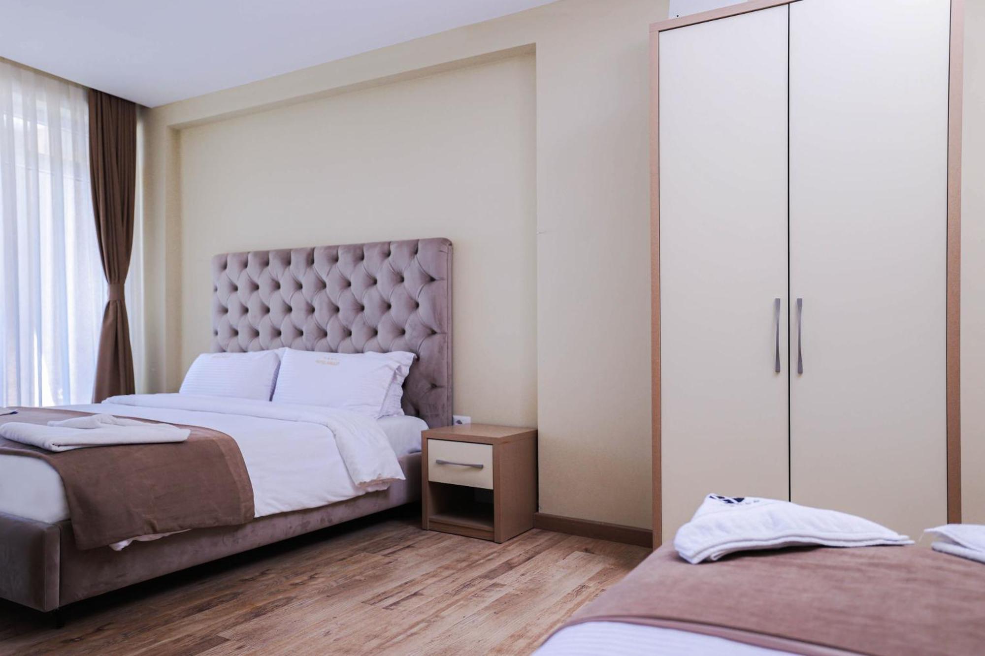 Hotel Frojd - Beach Front Resort Shengjin Bagian luar foto